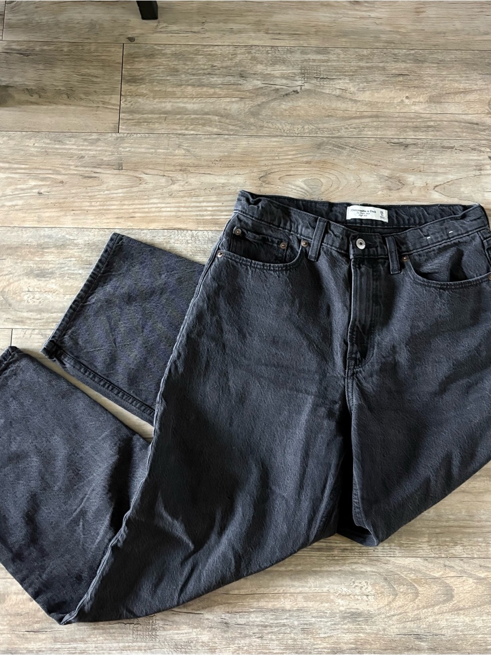 Abercrombie & Fitch Women's High Rise "The Taper Jean" In Black Size 6S - Picture 4 of 8